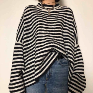  - Randig stickad tröja Envii