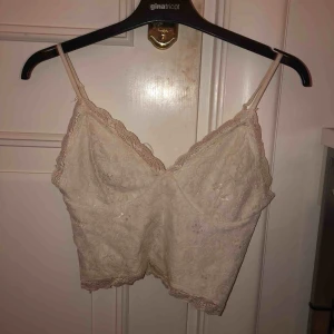  - Jättefint linne ifrån Bikbok. Säljer då det är för litet för mig. Köpare står för frakt.