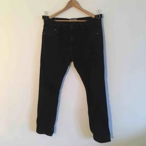  - Riktigt sköna och snygga slimfit jeans från WESC  Finns för avhämtning i Örebro, kan även skickas där mottagaren står för frakten