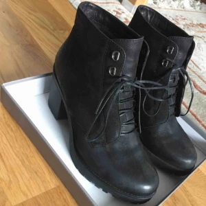  - Ord pris 1099kr jag har använt den typ 3-4 gånger för att det var fel storlek , pris kan diskuteras..