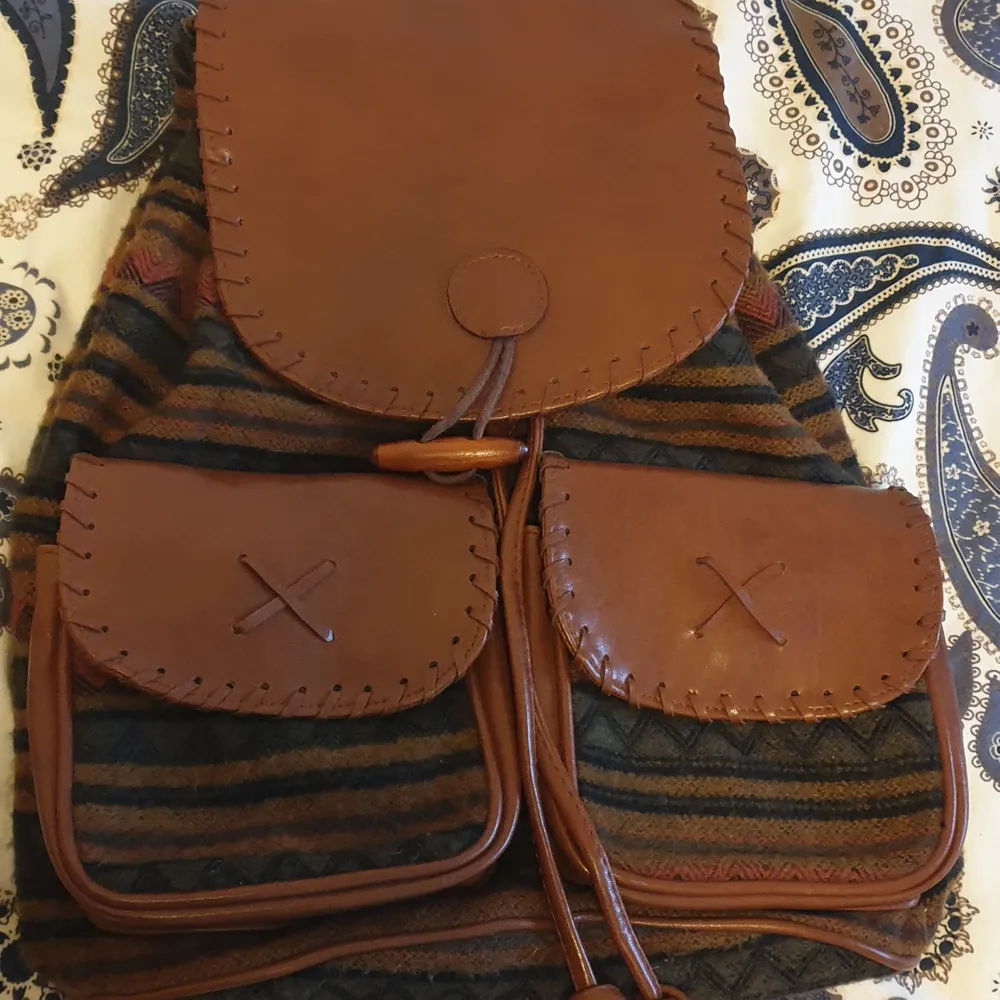 Almost new backpack with a vintage design, high quality materials. Perfect condition. . Väskor.