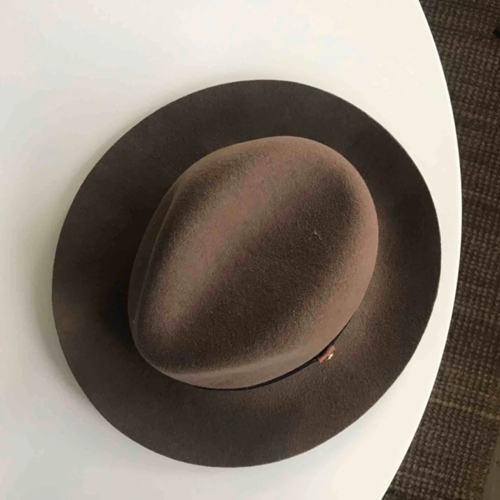 Rag & bone floppy brim fedora hat. 100% ull, tillverkad i USA. Nypris ca: 1800kr Storlek: M/56  Ny med tag.. Accessoarer.