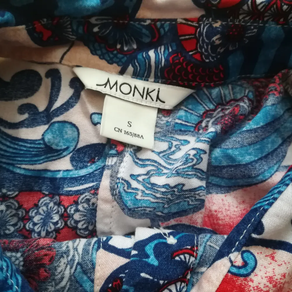 Vintage hippie-style shirt from Monki in size S !!! Price 50:-. Blusar.