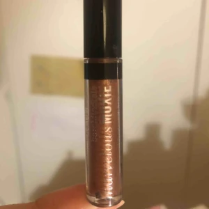  - Sjukt snyggt läppglass från Bareminerals, sjukt snygg på läpparna och återfuktar samtidigt. 