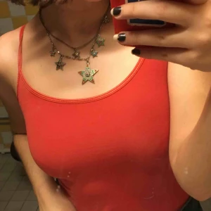  - Coolt enkelt rött linne 