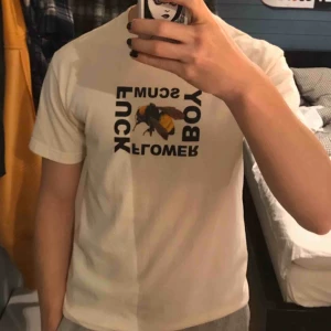  - Golf Wang T-shirt i färgen cream. Kommer inte till användning och har mer haft den för att jag är ett stort fan av Tyler. Använd fåtal gånger