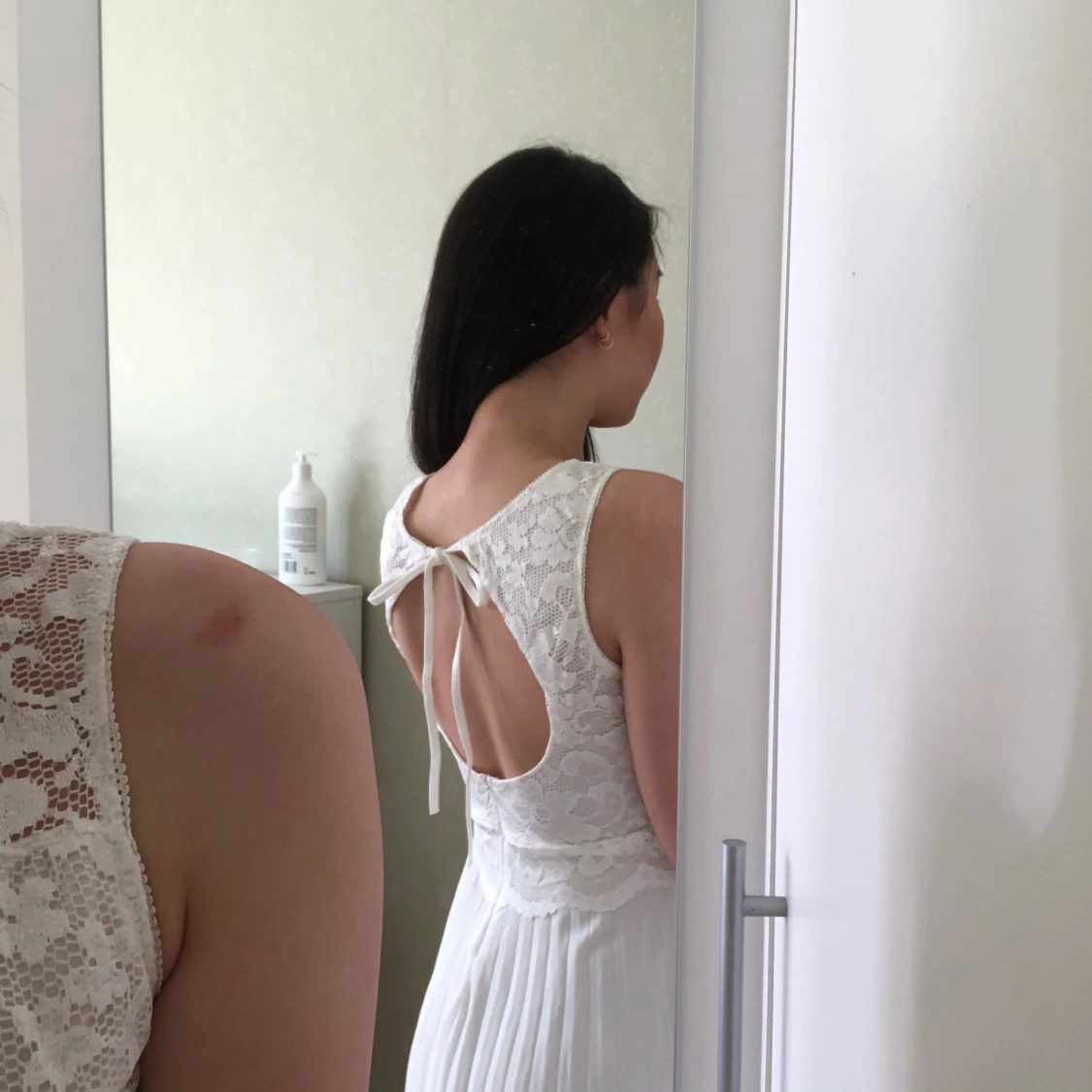 Plisserad klänning - 90