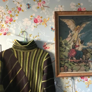 Vintage turtleneck  - Super söt miss sixty turtleneck!❤️🌟 frakt 50kr OBS har ett litet hål under vänstra armhåla skriv privat för bild ✨ kan behövas tröja under om du är känslig mot 🧶 stickat.