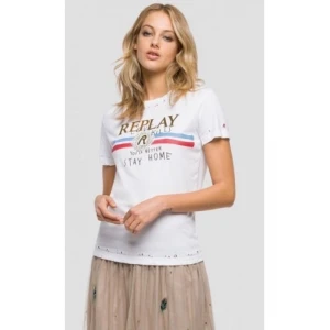 Replay - Väldigt fin T-shirt från Replay köpt för 600kr på NK. Perfekt nu till sommaren !   Använd ett fåtal gånger och är i bra skick !🍓✨