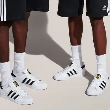 Helt nya, helt oanvända Superstars från Adidas. 🌺. Skor.