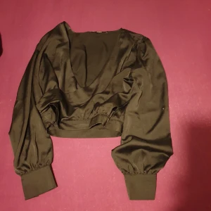 Olika plagg - Säljer dessa 50 kr styck storlek S