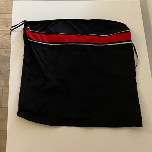 Tubtopp - Säljer denna tubtopp tröja hör av dig om du är intresserad eller har frågor kram!💓💓