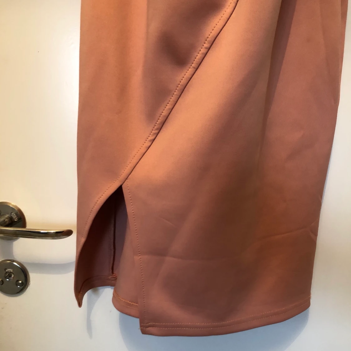 Figurnära klänning - 90