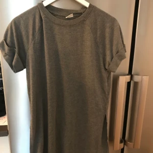 Olika plagg mellan strl S-m - Bra skick