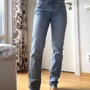 👖Weekday Jeans i modellen ”Friday”👖 💙Är 1.68cm lång💙