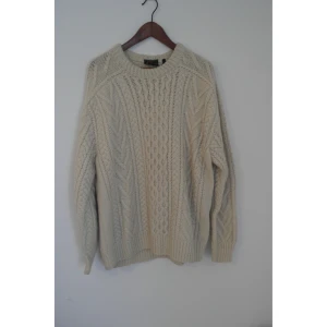 Gaeltarra handgjord ulltröja - Handgjord ulltröja från irländska märket gaeltarra! Otroligt varm och mjuk!