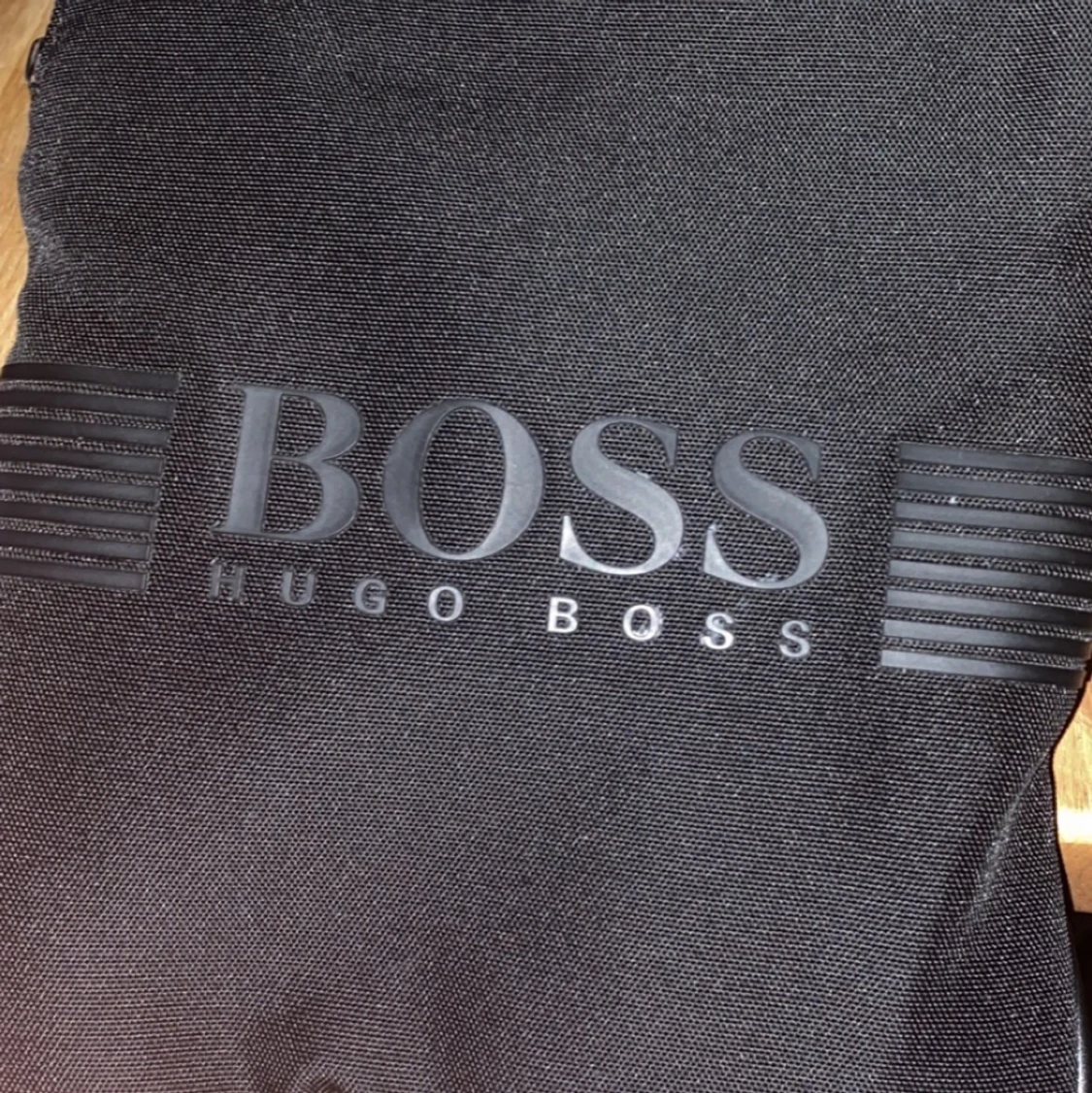 Hugo Boss axelväska  - 90