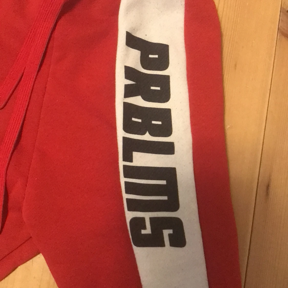 Pull &bear röda mjukis byxor  - 91