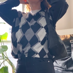 Stickad tröja - Säljer denna finstickade tröjan💘🦋