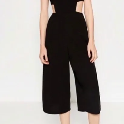 Zara ribs cut out black culotte jumpsuit. Size S. Perfect condition, never worn.. Övrigt.