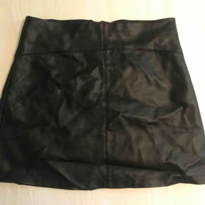  - Kjol från Cubus i storlek 164 skulle säga att den motsvara en XS/S