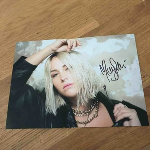  - Molly sandens autograf 