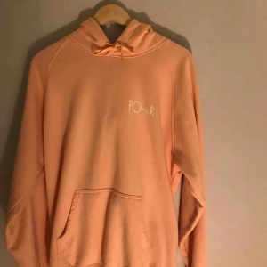  - Hoodie från Polar, knappt använd! Möts uppi Stockholm, annars står köparen för frakt :) 
