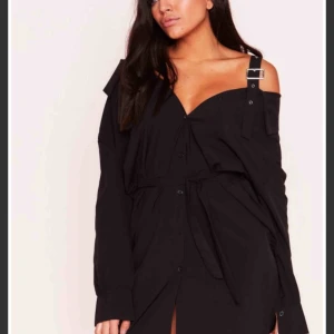  - Helt oanvänd klänning, köpt från Missy Empire. Prislapp är kvar. 99kr inkl. frakt