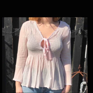  - Fin rosa blus från Italien. Oanvänd