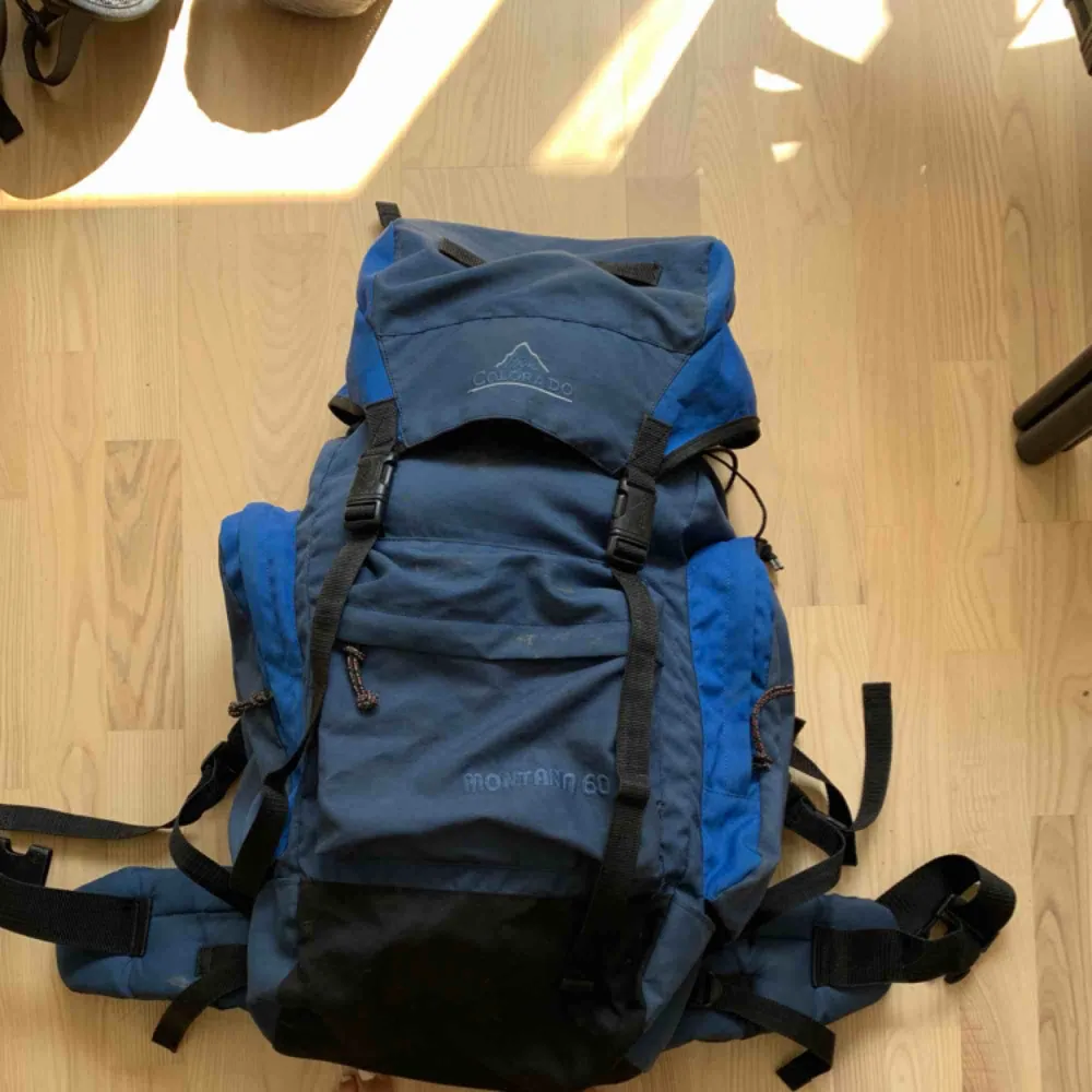 Backpacker från Colorado i bra skick. Använt fåtal gånger. Väskor.