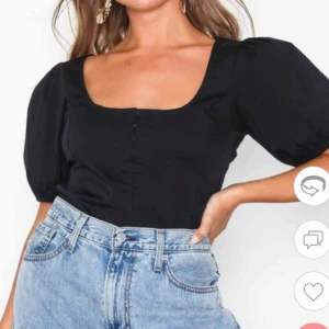  - Säljer denna superfina topp från Nelly som jag endast använt en gång. Inget fel på den utan kommer tyvärr inte till användning bara.