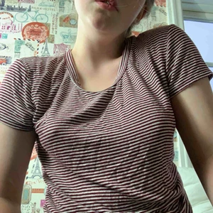  - Jätteskön tröja från Barndy Melville. Väldigt avslappnad och strechig.  Möts upp i Blekinge annars fraktar jag, du betalar fraktkostnad (42kr)