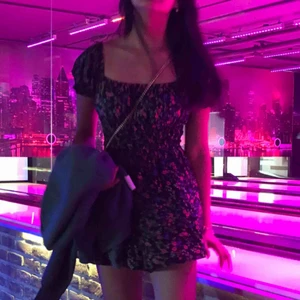  - Super fin jumpsuit från urbanoutfiters som ser ur som en klänning!👗 köpt i Stocholm för 625kr