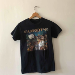  - Turné T-shirt Europé. Kan hämtas i Uppsala eller skickas mot fraktkostnad 