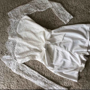  - Jumpsuit från DM, liten i storlek så mer ett M 🌻