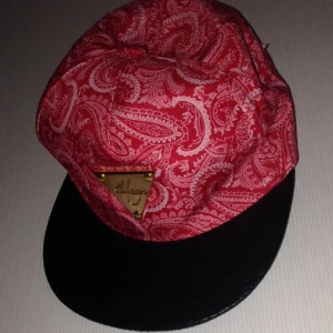  - Snapback. Använd 1 gång. Frakt tillkommer.
