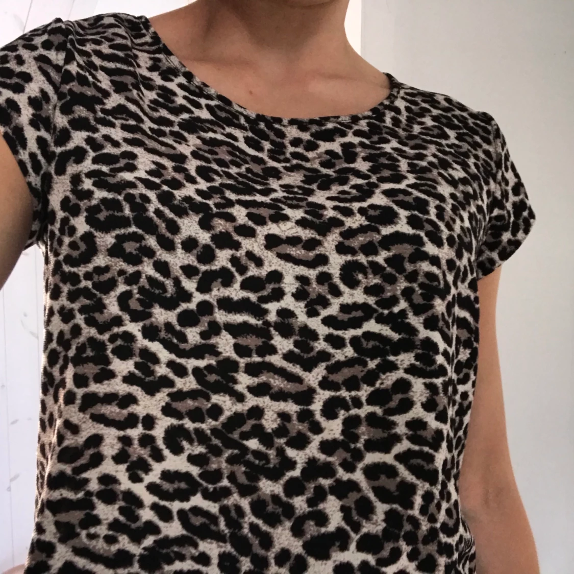 Leopardmönstrad söt topp