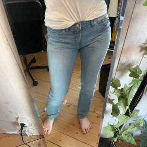 Blåa jeans - Blåa jeans från john baner, säljer då de inte kommer till användning, köparen står för frakten ✨❣️❣️