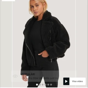 Teddy jacks naked 42 - Knappt använd. Köpte i januari. Som ny.