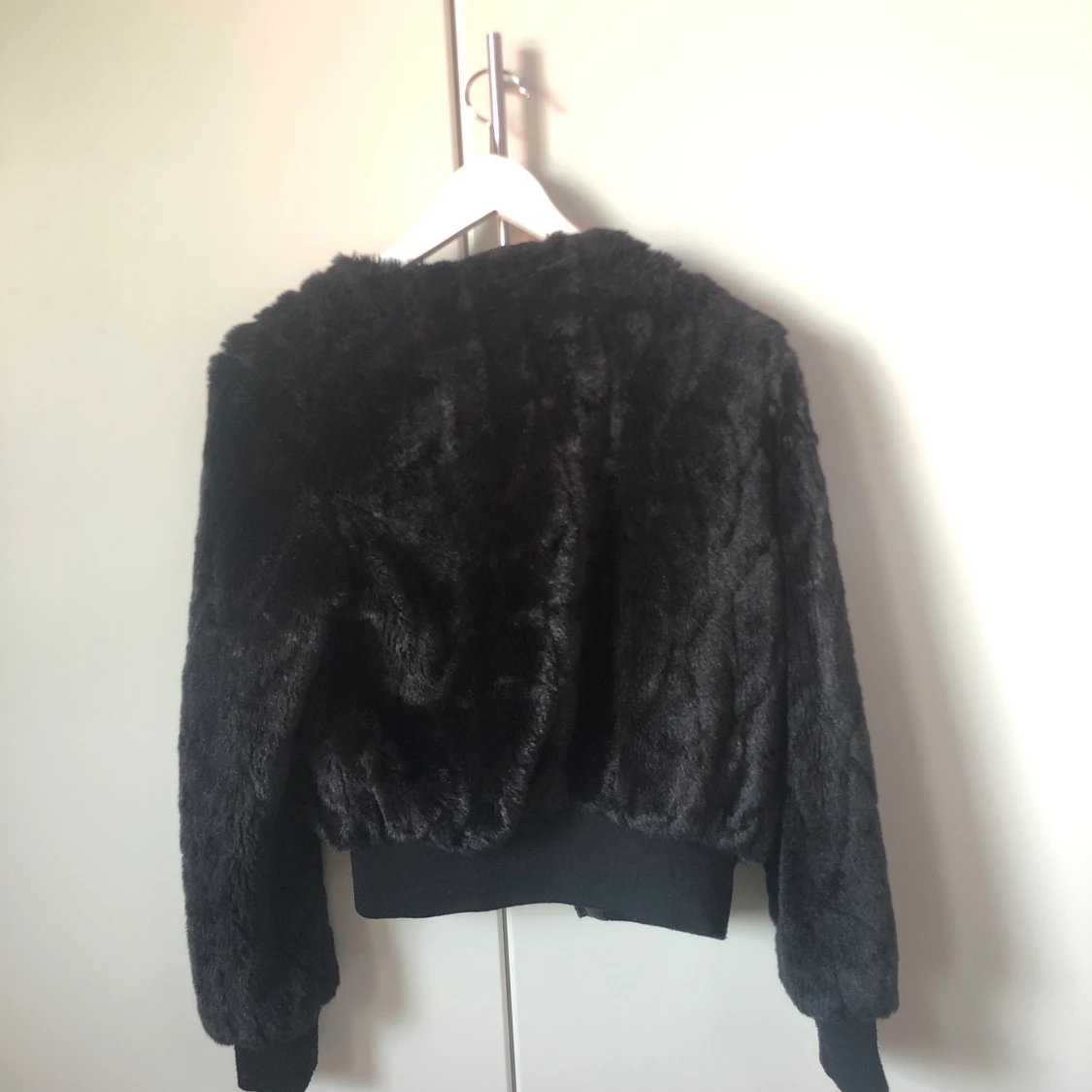 Fluffig bomberjacka - 91