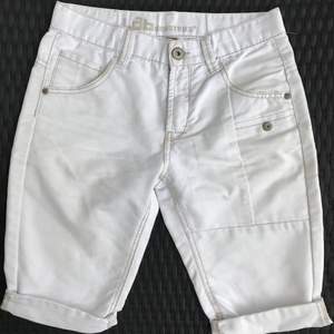 Vita shorts Från LAB, Knappt använda. 