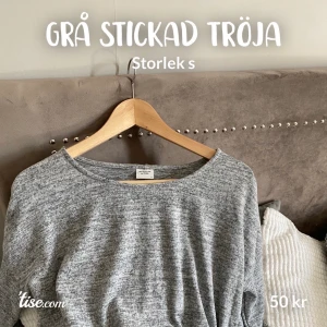 Grå stickad tröja - Stickad tröja ifrån Vero Moda, storlek small Oanvänd🤍 Köparen betalar frakt 📦 