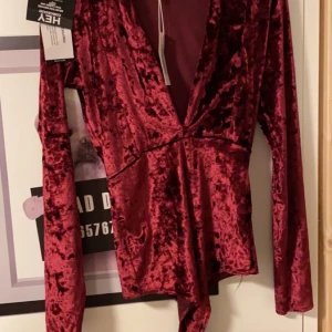 Body från NLY - Helt ny body storlek XS 