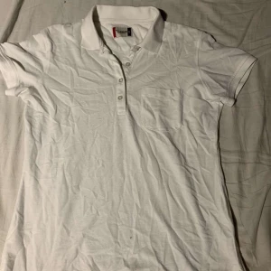 Clique piké - Vit piké från Clique. Skriv bud⚡️