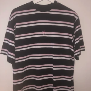 Sweet sktbs tröja - Strl Small, Köpt på junkyard butiken I sthlm