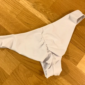 Bikinitrosor  - Vita bikinitrosor från Nelly i storlek M, helt oanvända🤍 60kr INK frakt 