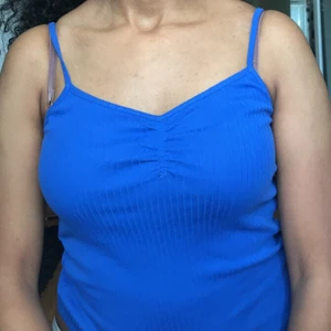 Linne - Ett linne från Bikbok i strl Xs. Som aldrig kommit till någon användning. Frakt tillkommer. 