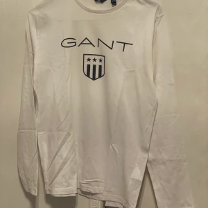 Gant tröja - Storlek XS. Köparen står för frakt, kan annars mötas upp i Stockholm 