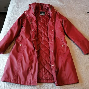 Regnjacka  - Ny regnjacka strl 38