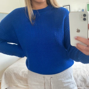 Stickad tröja Strl S - Säljer denna fina stickade tröjan från Stradivarius! Strl S, 90 kr! 